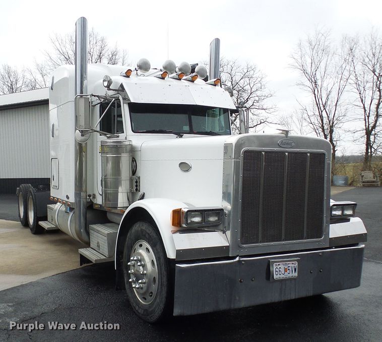 image for item DL0921 2000 Peterbilt 379  semi truck