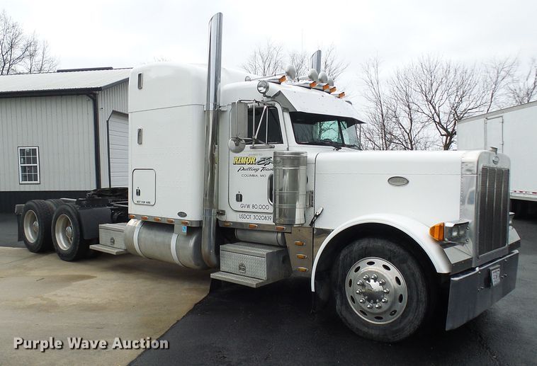 image for item DL0921 2000 Peterbilt 379  semi truck