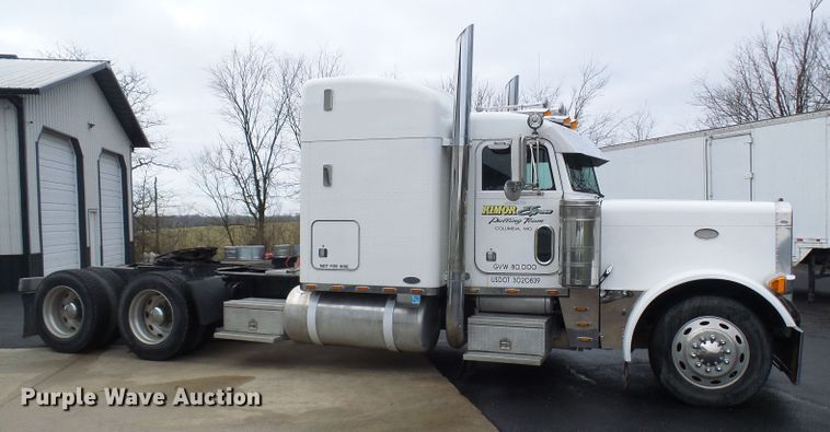 image for item DL0921 2000 Peterbilt 379  semi truck