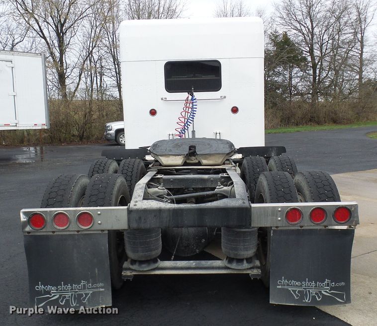 image for item DL0921 2000 Peterbilt 379  semi truck