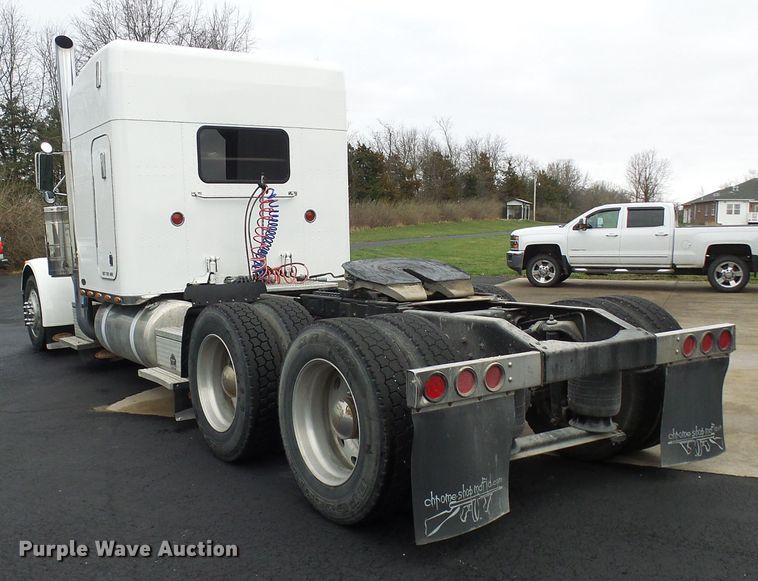 image for item DL0921 2000 Peterbilt 379  semi truck