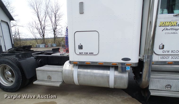 image for item DL0921 2000 Peterbilt 379  semi truck