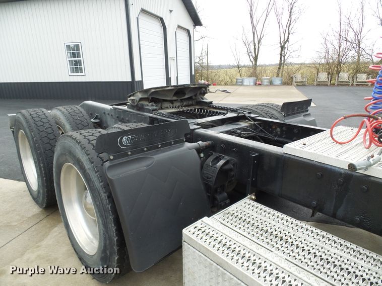 image for item DL0921 2000 Peterbilt 379  semi truck