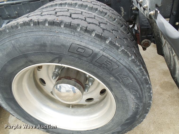 image for item DL0921 2000 Peterbilt 379  semi truck