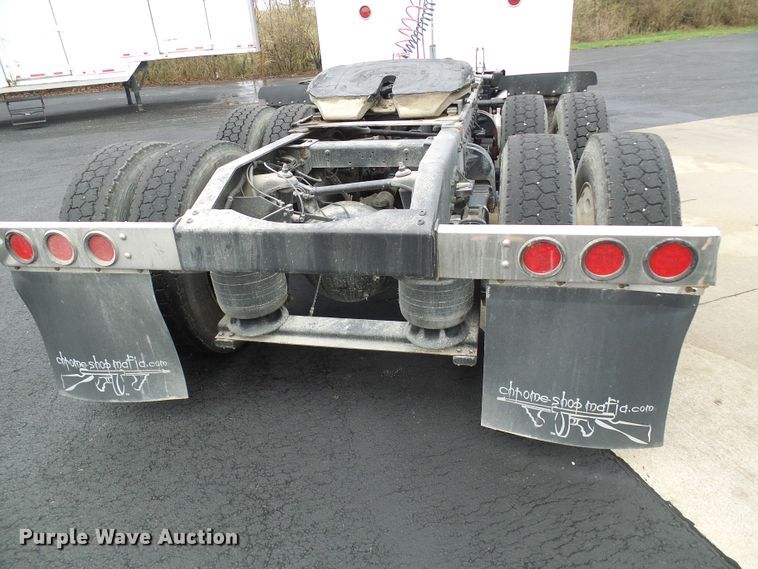 image for item DL0921 2000 Peterbilt 379  semi truck