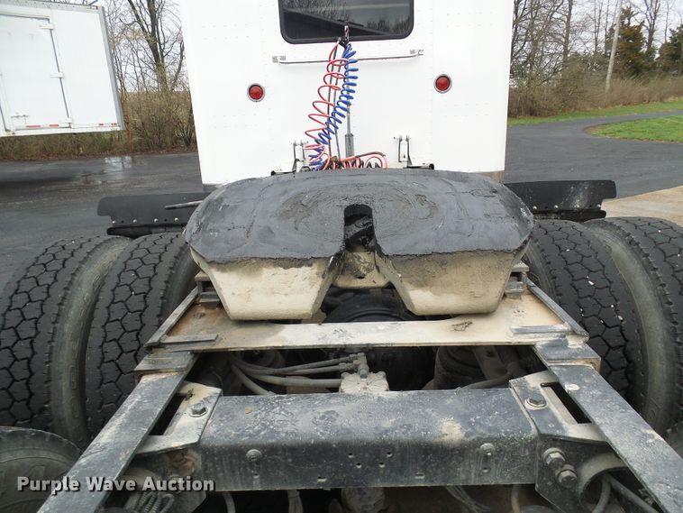 image for item DL0921 2000 Peterbilt 379  semi truck