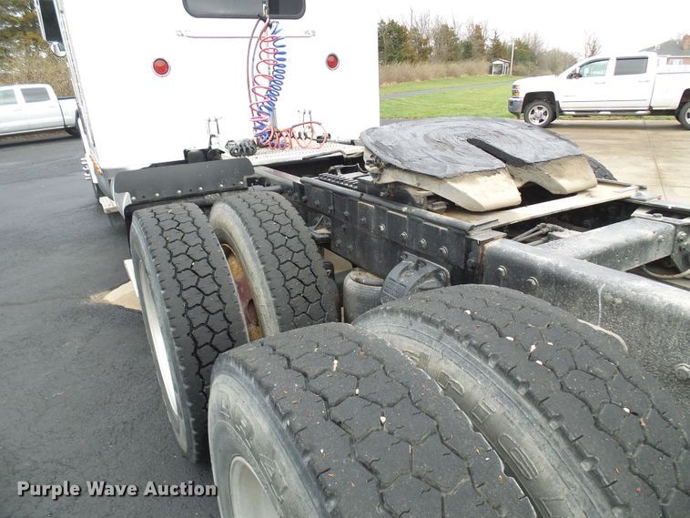 image for item DL0921 2000 Peterbilt 379  semi truck