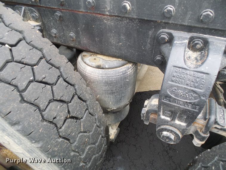 image for item DL0921 2000 Peterbilt 379  semi truck