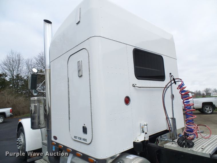 image for item DL0921 2000 Peterbilt 379  semi truck