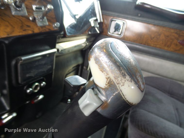 image for item DL0921 2000 Peterbilt 379  semi truck