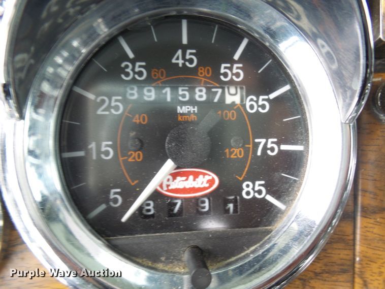 image for item DL0921 2000 Peterbilt 379  semi truck