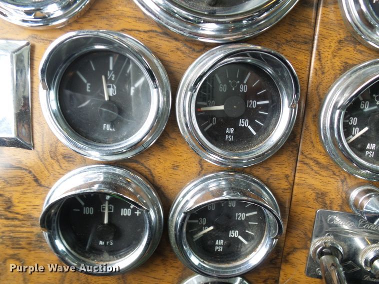 image for item DL0921 2000 Peterbilt 379  semi truck