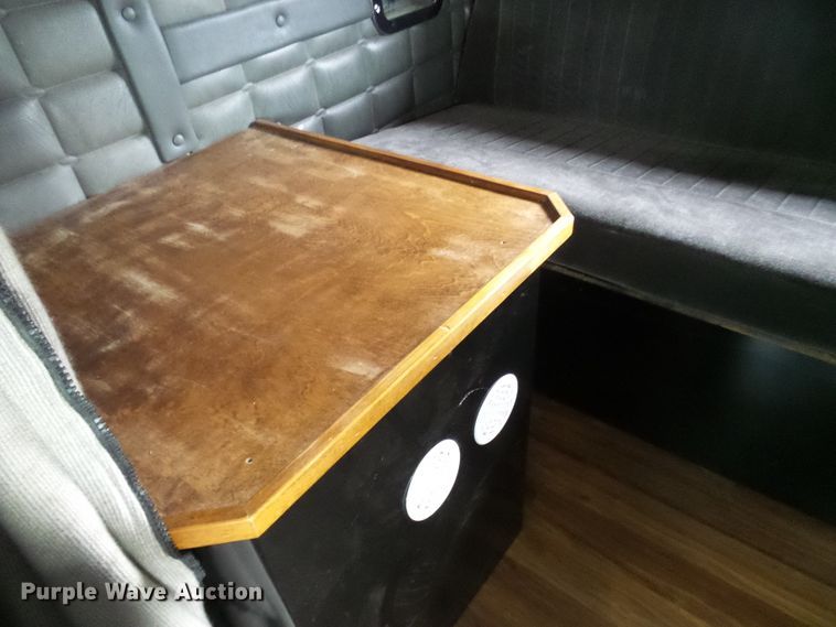 image for item DL0921 2000 Peterbilt 379  semi truck