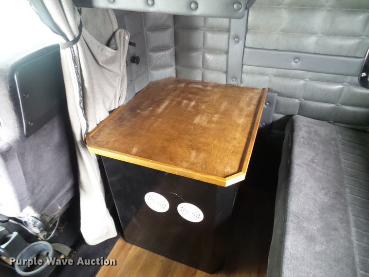 image for item DL0921 2000 Peterbilt 379  semi truck