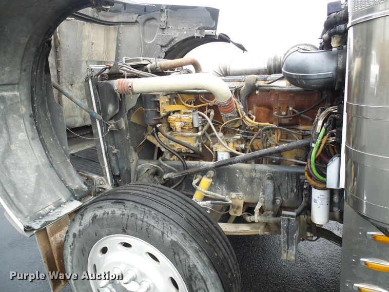 image for item DL0921 2000 Peterbilt 379  semi truck