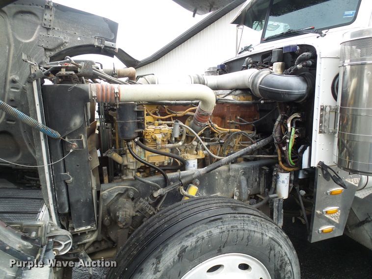 image for item DL0921 2000 Peterbilt 379  semi truck