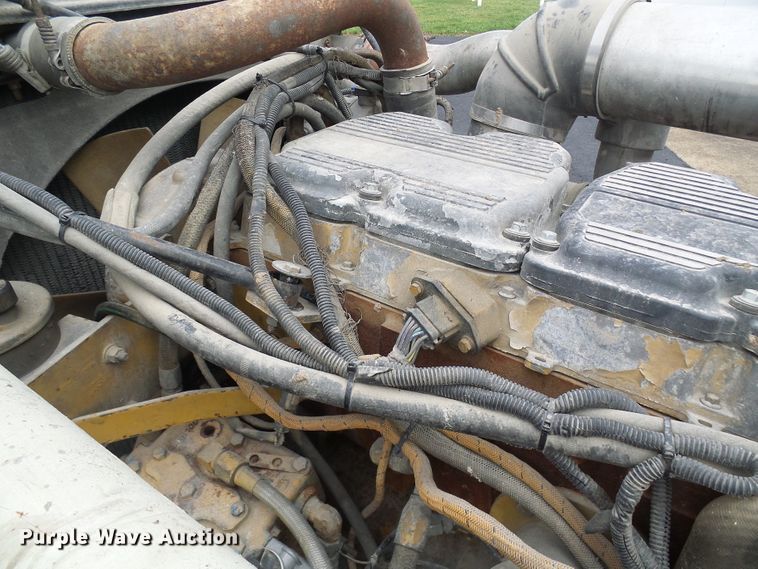 image for item DL0921 2000 Peterbilt 379  semi truck