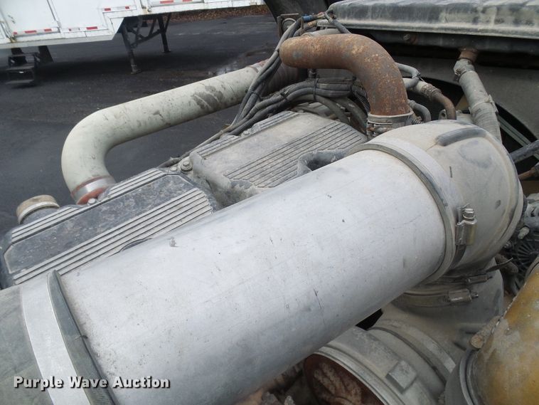 image for item DL0921 2000 Peterbilt 379  semi truck