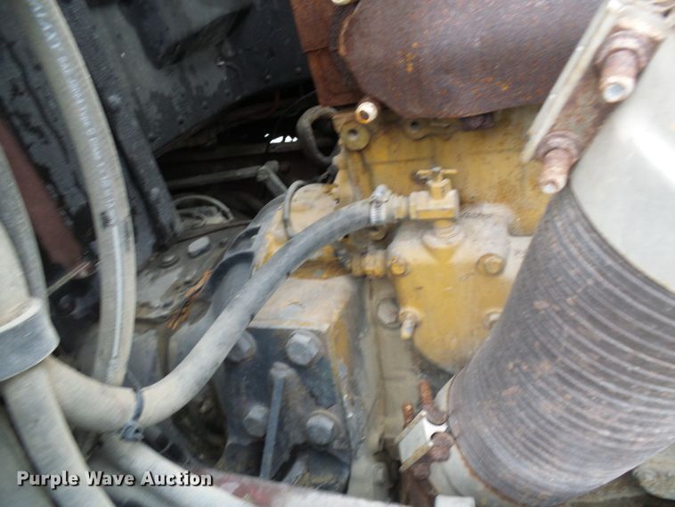 image for item DL0921 2000 Peterbilt 379  semi truck