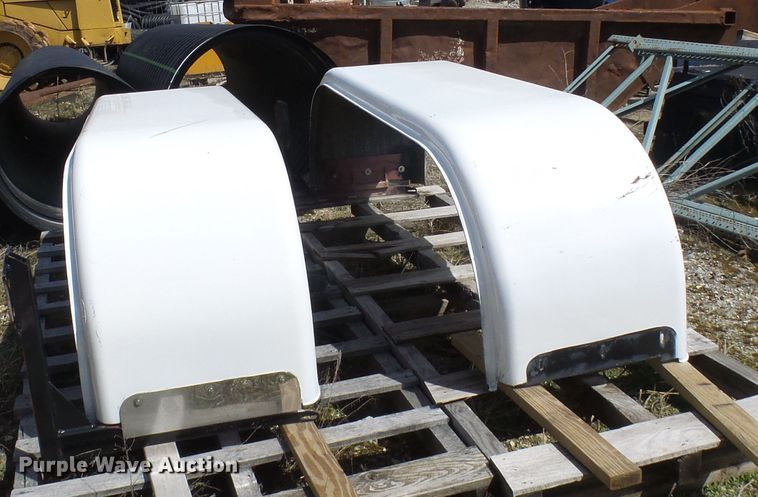 image for item DL0921 2000 Peterbilt 379  semi truck