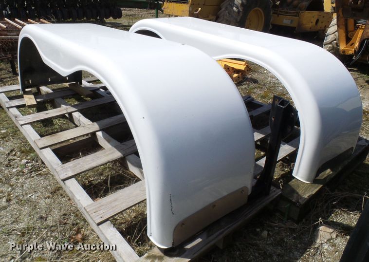 image for item DL0921 2000 Peterbilt 379  semi truck