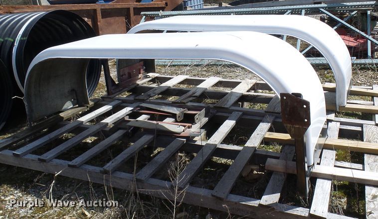 image for item DL0921 2000 Peterbilt 379  semi truck