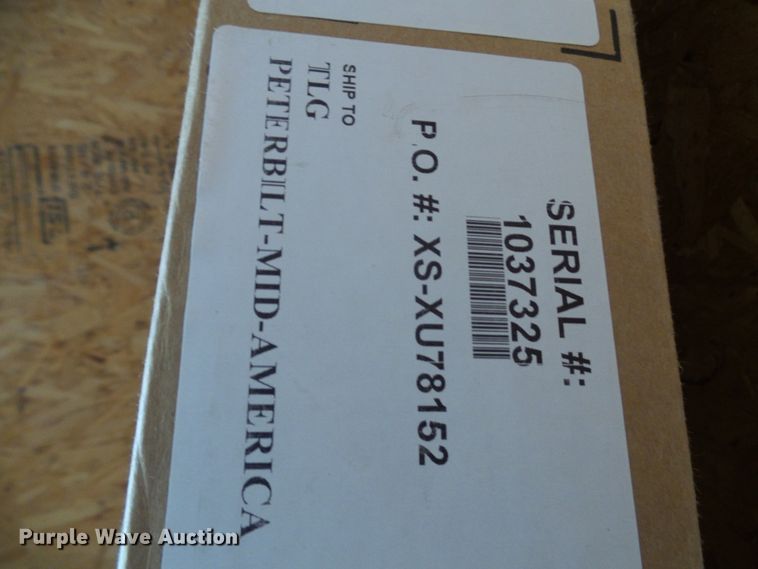 image for item DL0921 2000 Peterbilt 379  semi truck