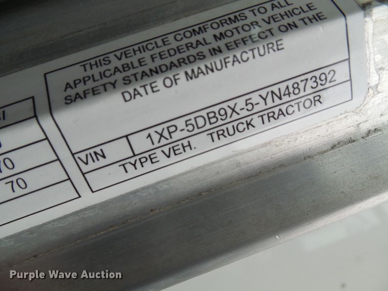 image for item DL0921 2000 Peterbilt 379  semi truck