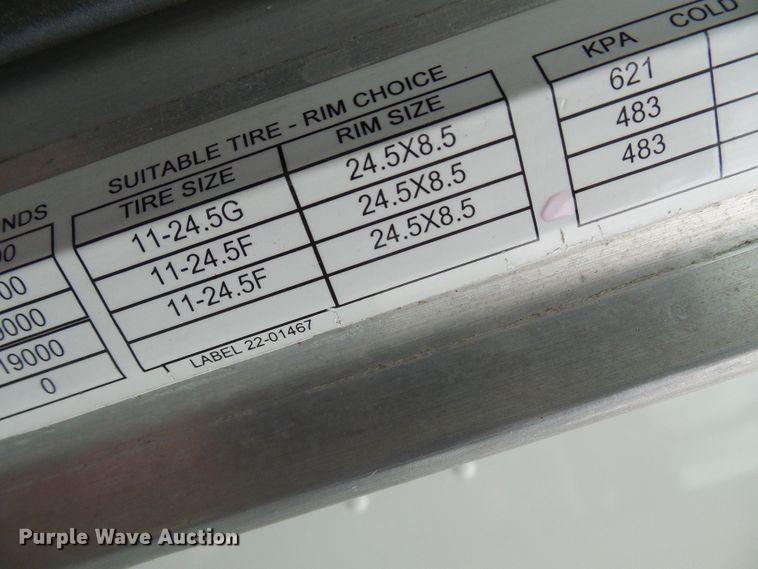 image for item DL0921 2000 Peterbilt 379  semi truck