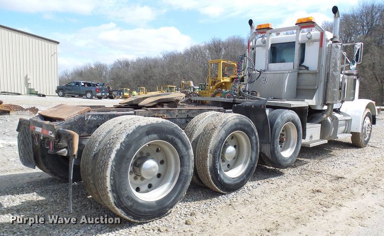 image for item DL0926 1992 Peterbilt 379  semi truck