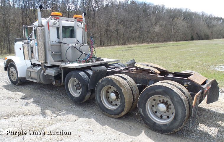 image for item DL0926 1992 Peterbilt 379  semi truck