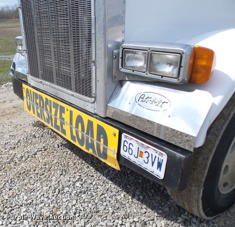 image for item DL0926 1992 Peterbilt 379  semi truck