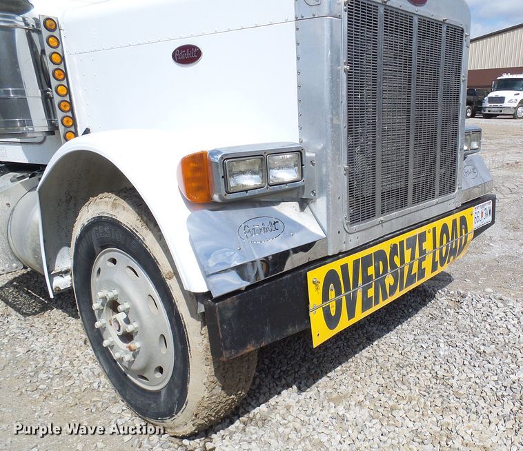 image for item DL0926 1992 Peterbilt 379  semi truck