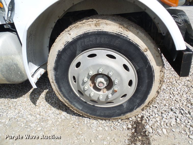 image for item DL0926 1992 Peterbilt 379  semi truck