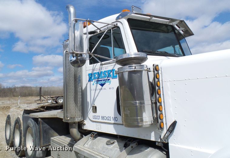 image for item DL0926 1992 Peterbilt 379  semi truck