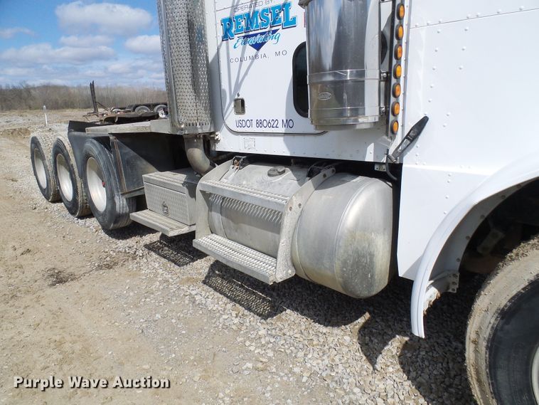image for item DL0926 1992 Peterbilt 379  semi truck