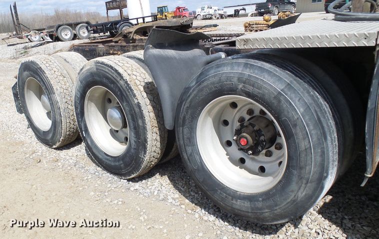 image for item DL0926 1992 Peterbilt 379  semi truck