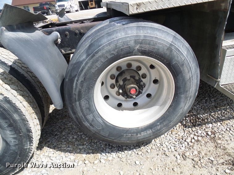 image for item DL0926 1992 Peterbilt 379  semi truck