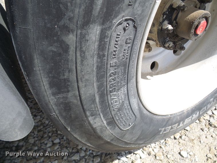 image for item DL0926 1992 Peterbilt 379  semi truck