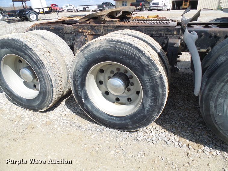 image for item DL0926 1992 Peterbilt 379  semi truck