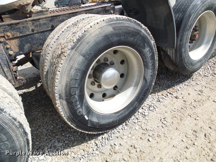 image for item DL0926 1992 Peterbilt 379  semi truck