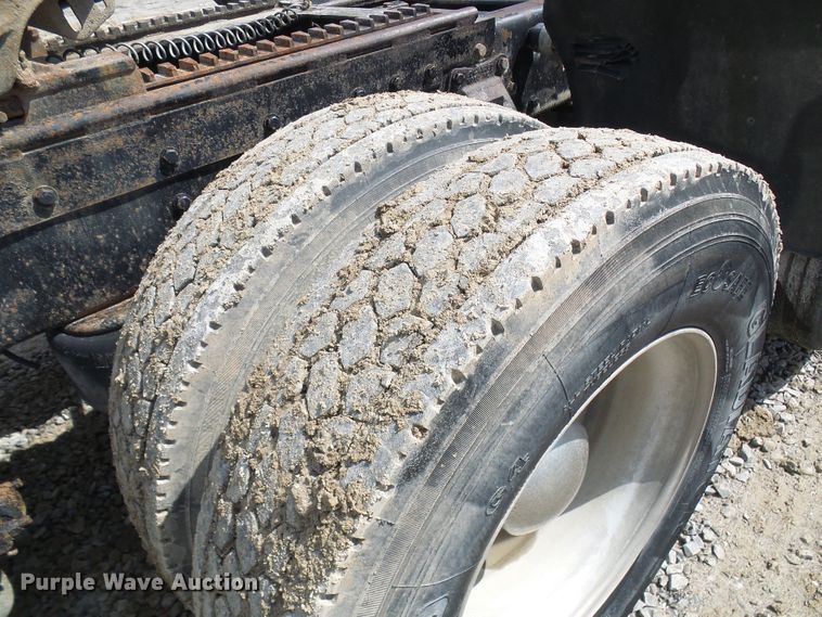 image for item DL0926 1992 Peterbilt 379  semi truck