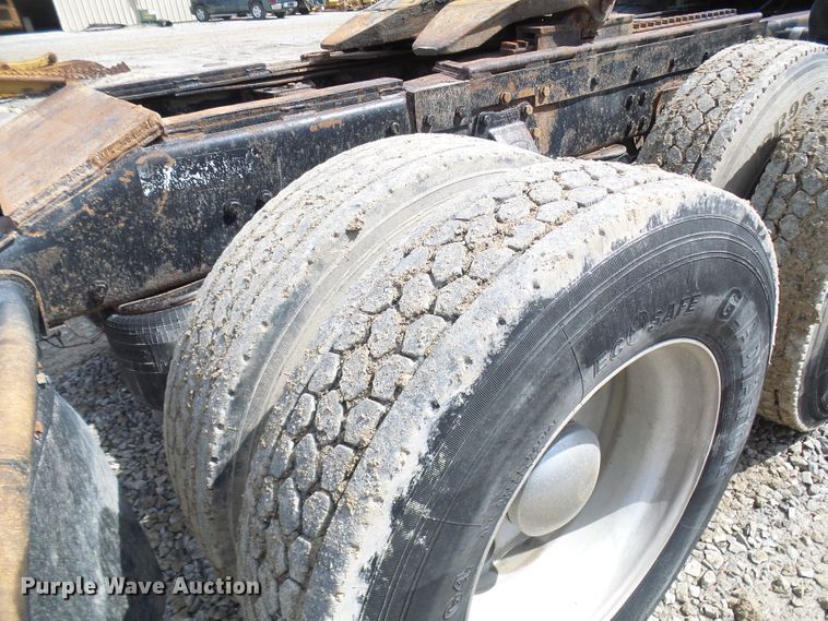 image for item DL0926 1992 Peterbilt 379  semi truck