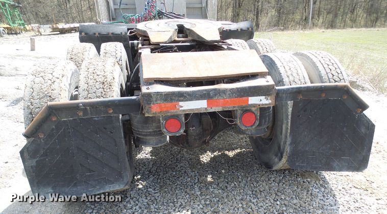 image for item DL0926 1992 Peterbilt 379  semi truck