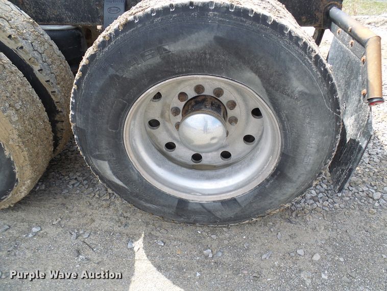 image for item DL0926 1992 Peterbilt 379  semi truck