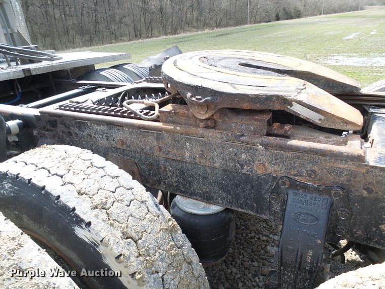 image for item DL0926 1992 Peterbilt 379  semi truck