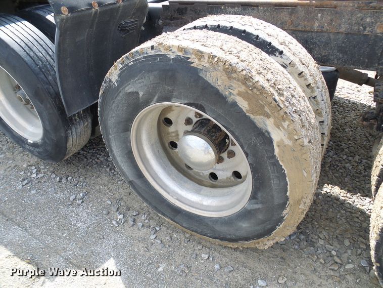 image for item DL0926 1992 Peterbilt 379  semi truck