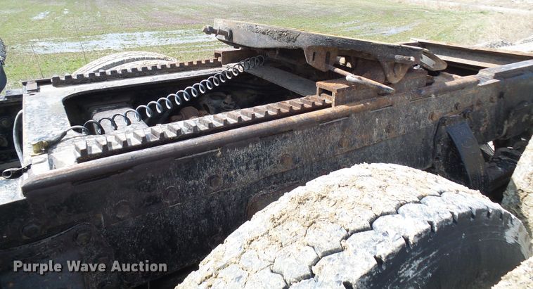 image for item DL0926 1992 Peterbilt 379  semi truck