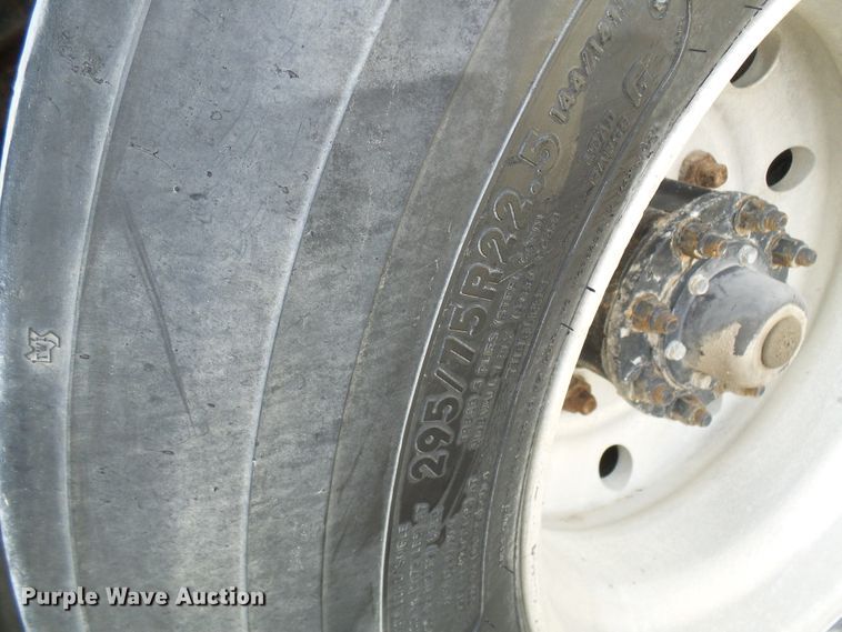 image for item DL0926 1992 Peterbilt 379  semi truck