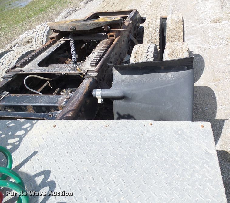 image for item DL0926 1992 Peterbilt 379  semi truck